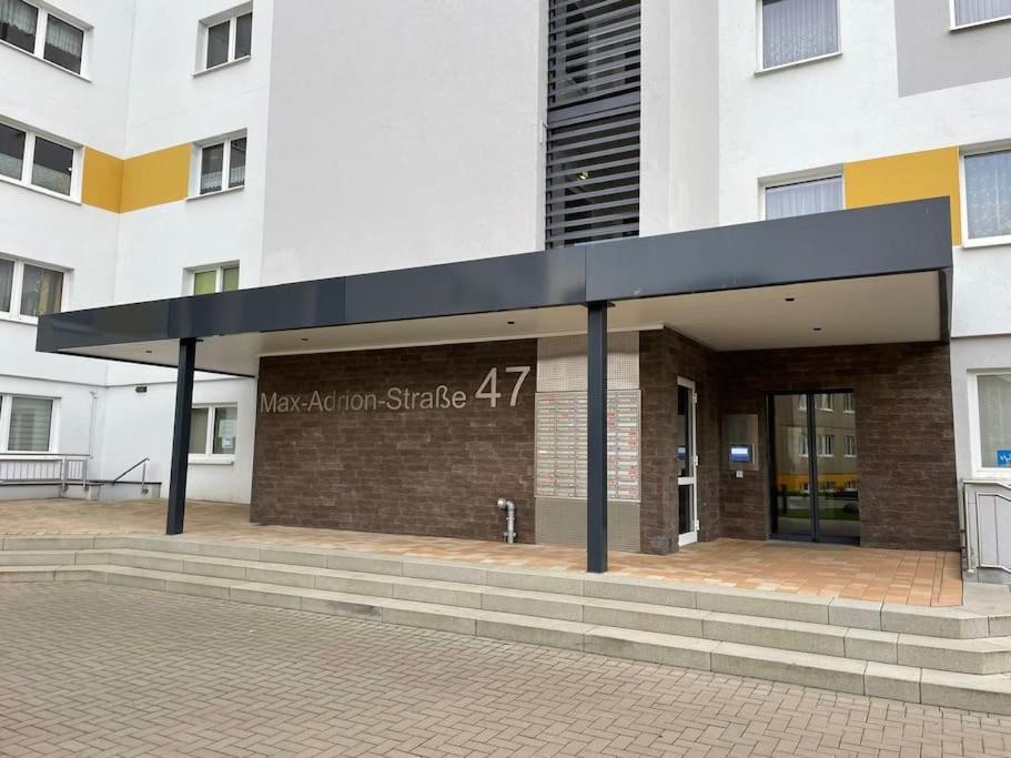 Max Appartements Neubrandenburg Exterior photo